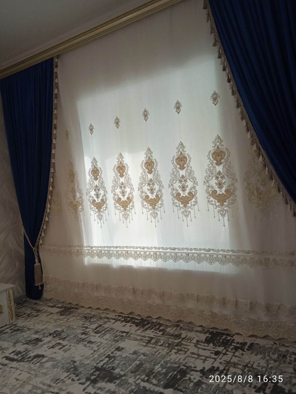 Velyur tutrang pardalar